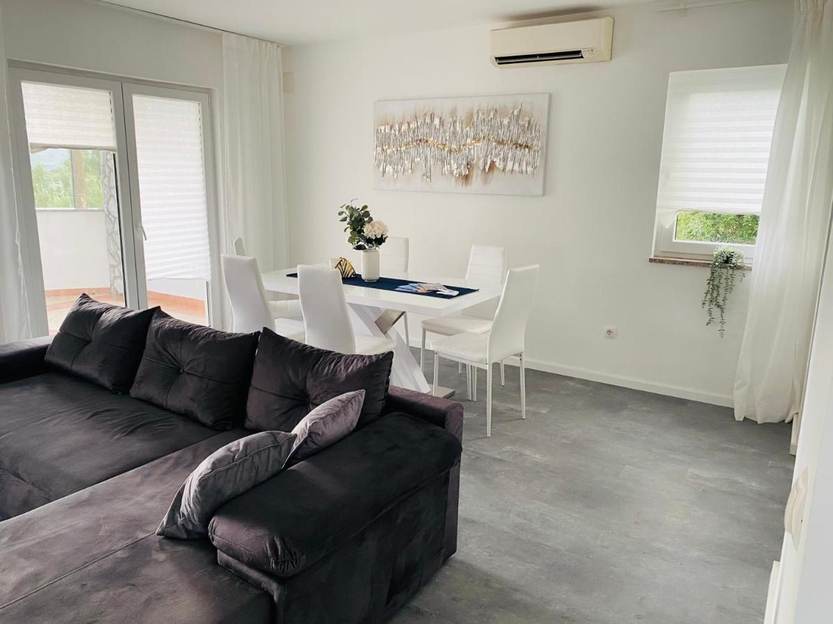 Apartmani Adriana Lakmartin Экстерьер фото