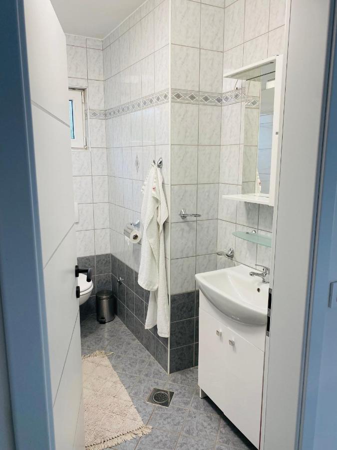 Apartmani Adriana Lakmartin Экстерьер фото