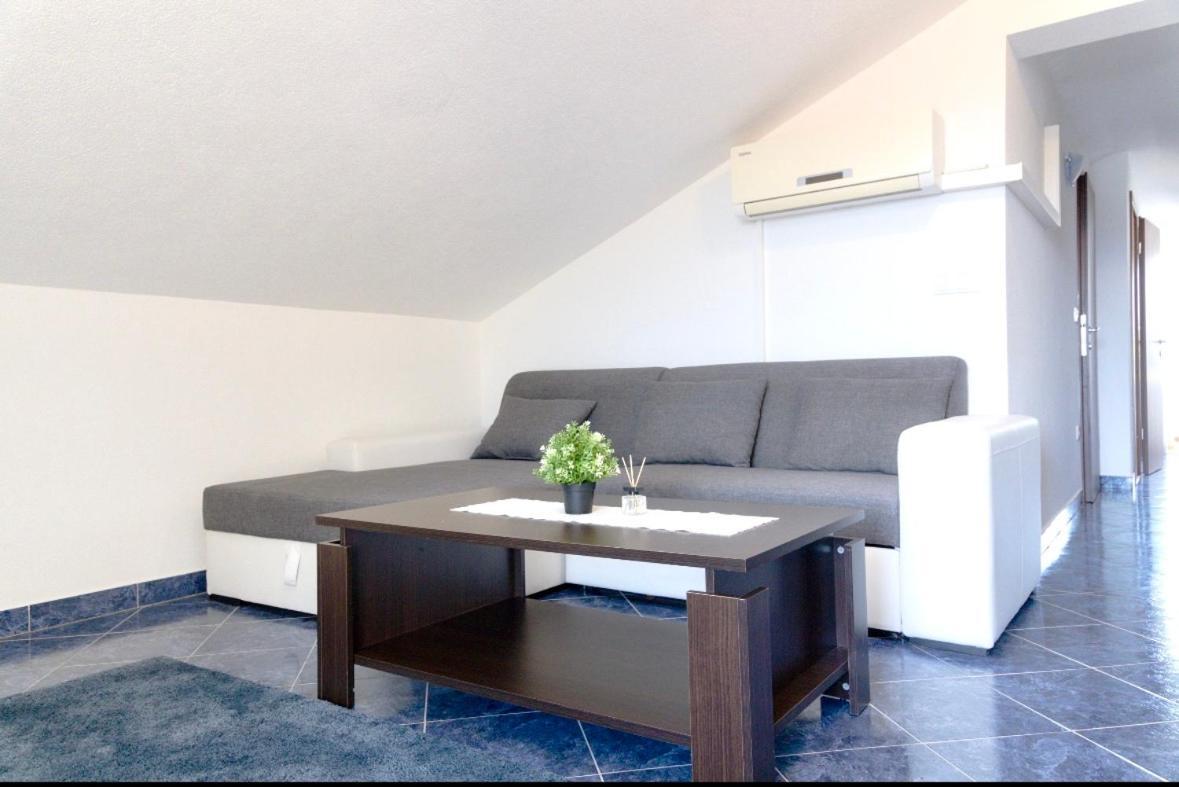Apartmani Adriana Lakmartin Экстерьер фото